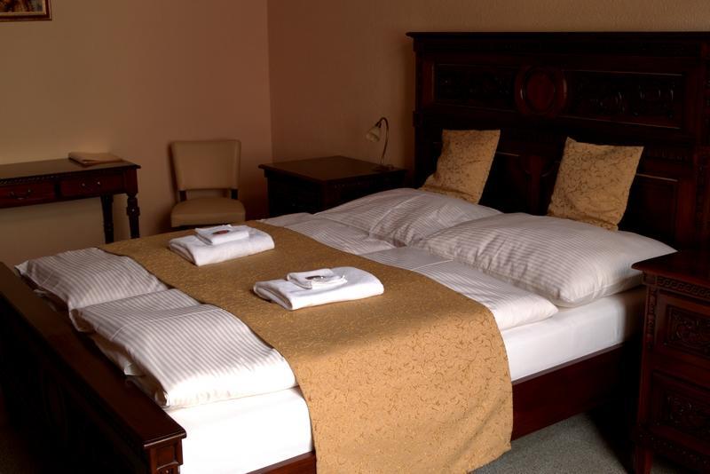 Hotel Na Kafkove オストラヴァ エクステリア 写真
