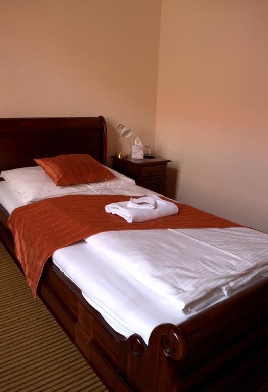 Hotel Na Kafkove オストラヴァ エクステリア 写真