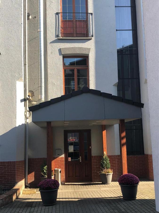 Hotel Na Kafkove オストラヴァ エクステリア 写真